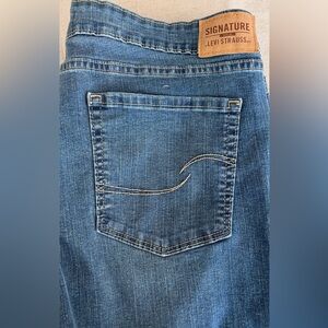 Signature by Levi Strauss Blue Jeans with Classic Denim Texture